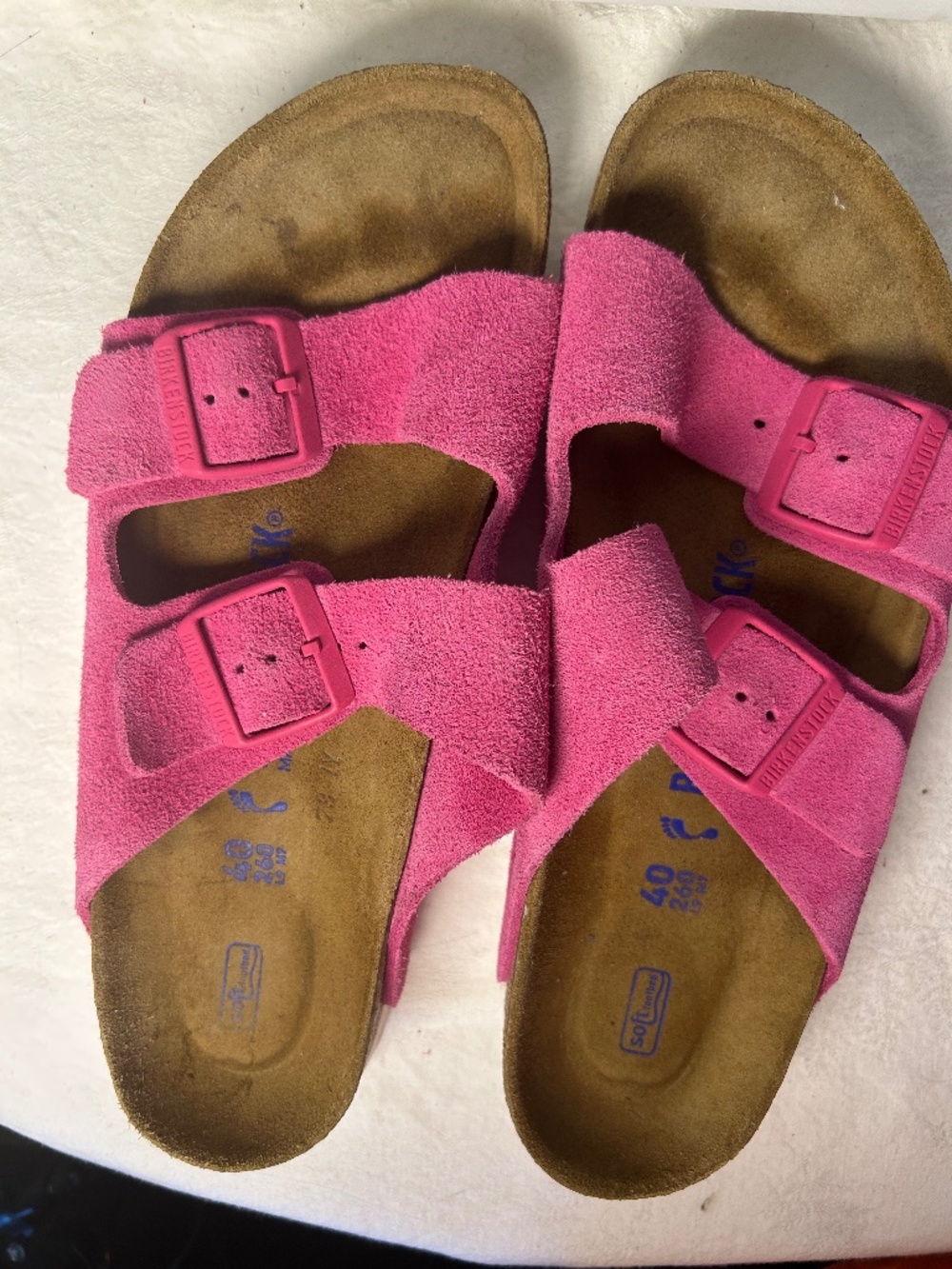 Birkenstock Arizona Fuchsia Tulip Hot Pink soft footbed slide sandals 9 N / 40